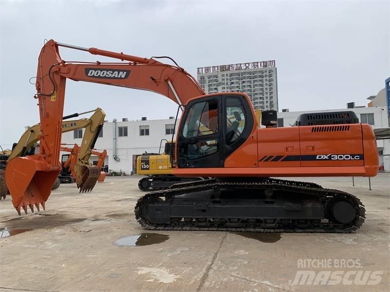 Doosan DX300 Vikšriniai ekskavatoriai