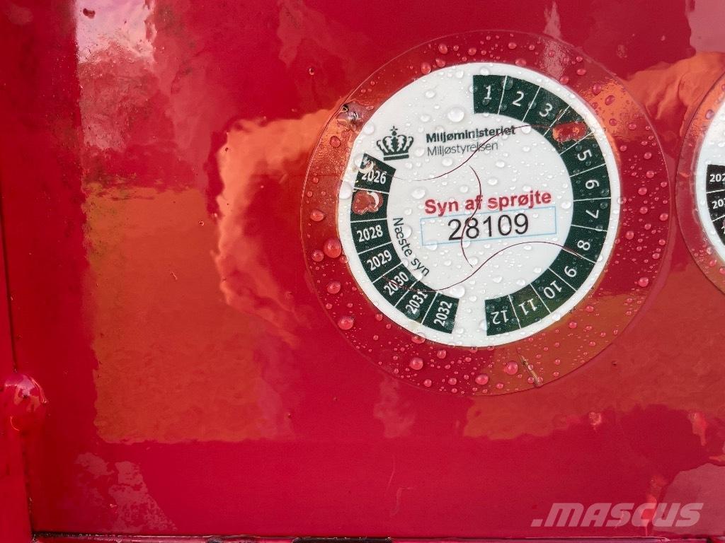 Hardi 12m LY 1000 Įmontuoti purkštuvai