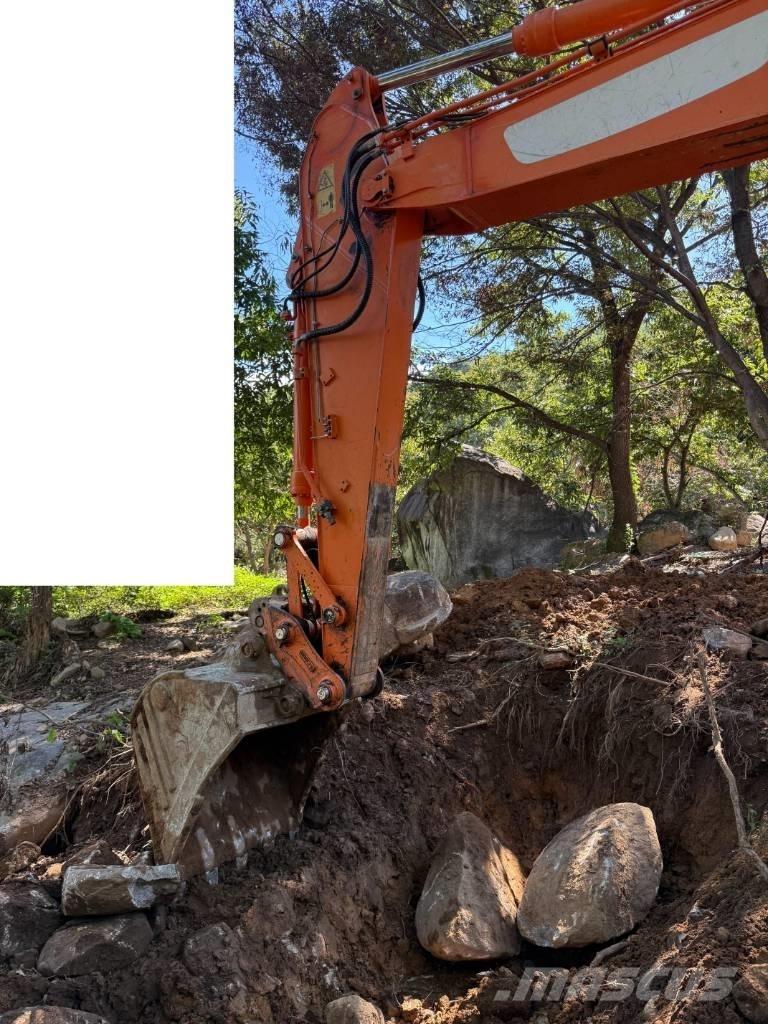 Doosan DX 220 LCA Vikšriniai ekskavatoriai