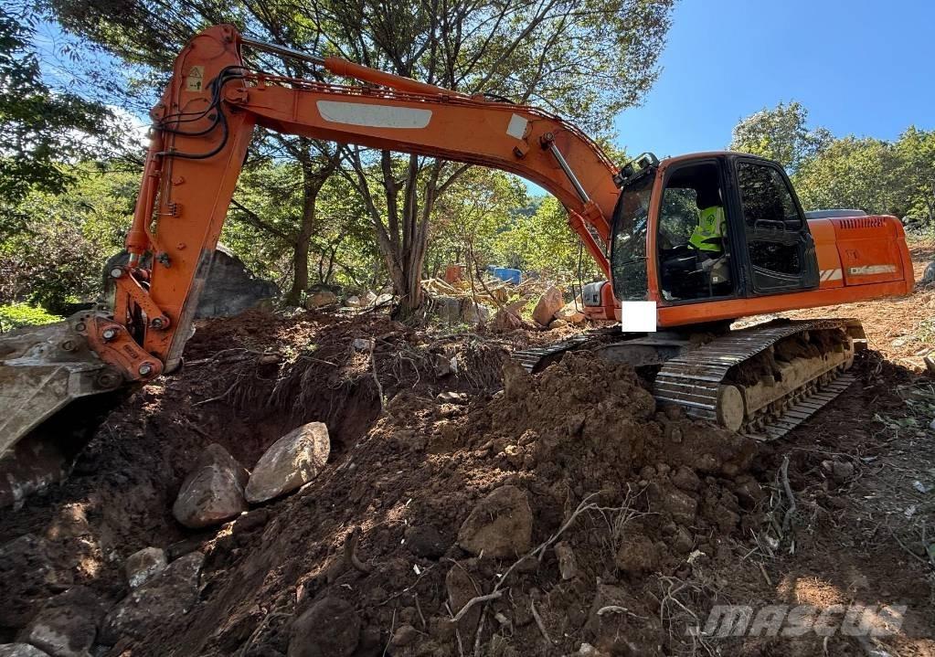 Doosan DX 220 LCA Vikšriniai ekskavatoriai