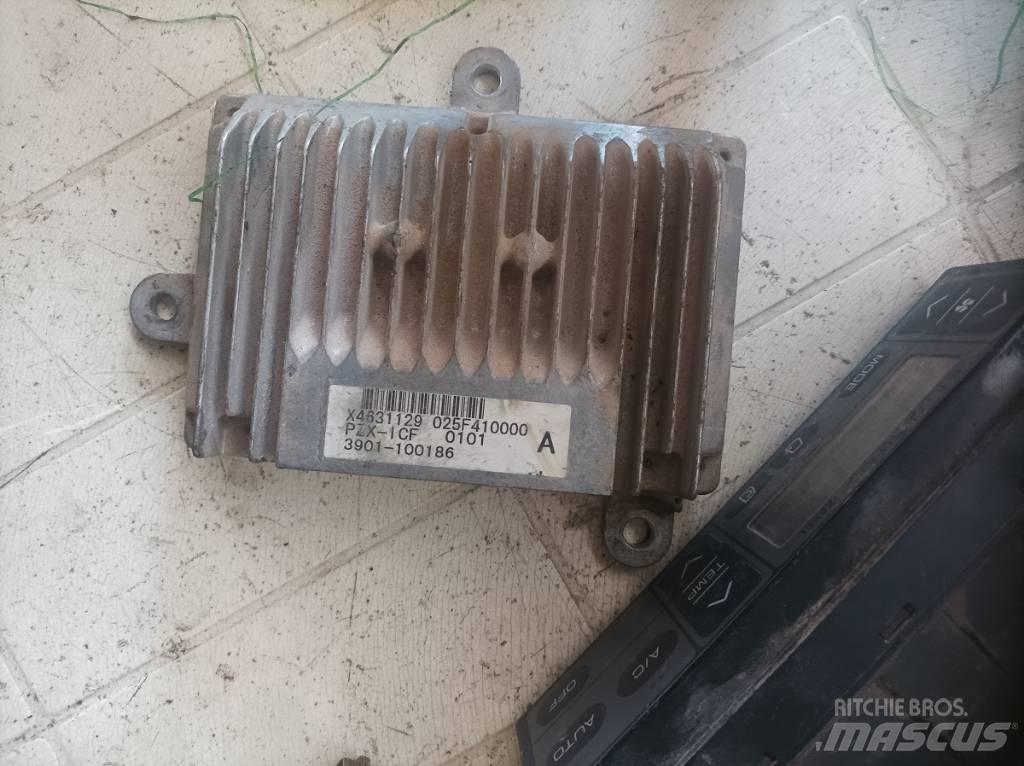 Hitachi ZX 350 LC-6 Elektronika