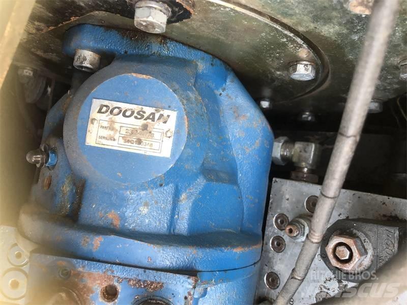 Doosan DX60 Vikšriniai ekskavatoriai