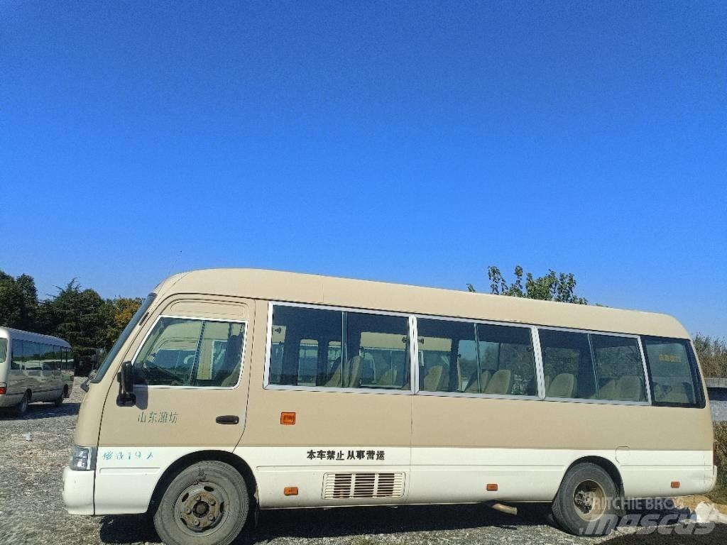 Toyota Coaster Tarpmiestiniai autobusai