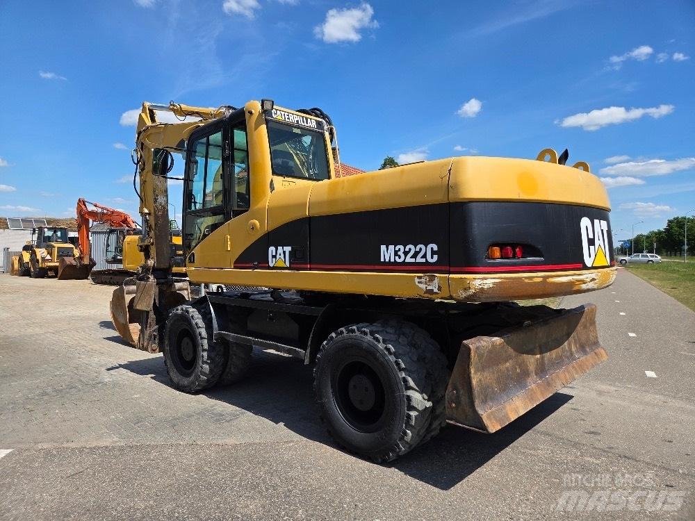 CAT M322C Ratiniai ekskavatoriai