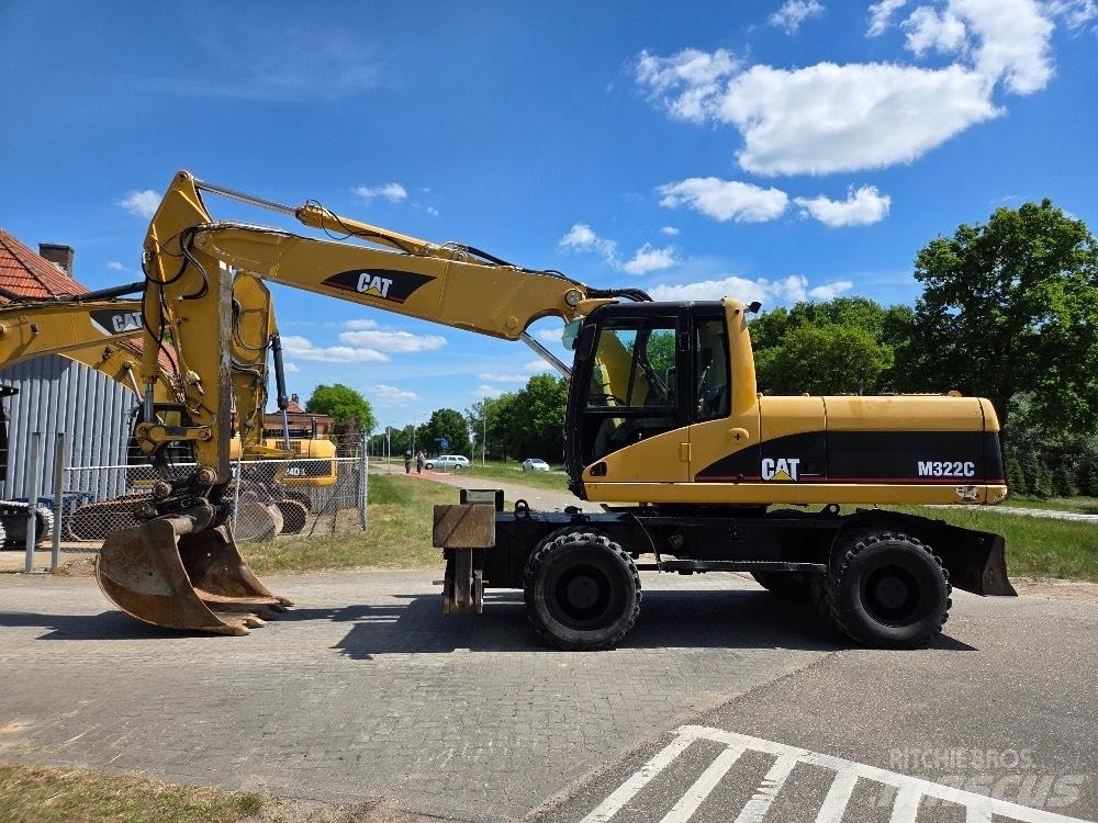 CAT M322C Ratiniai ekskavatoriai