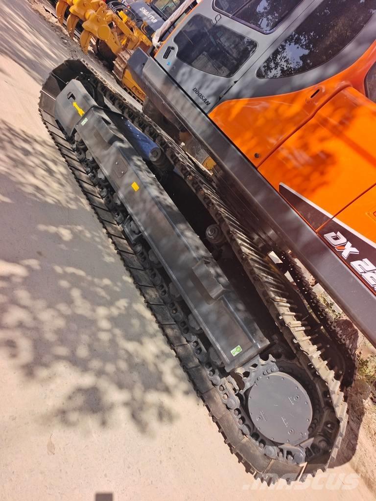 Doosan DX 225 LC-9C Vikšriniai ekskavatoriai