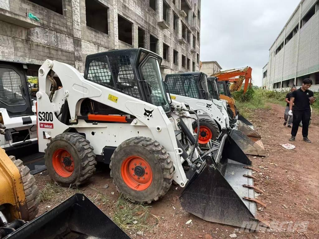 Bobcat S 300 Krautuvai su šoniniu pasukimu