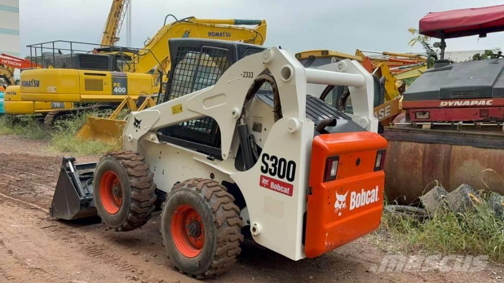 Bobcat S 300 Krautuvai su šoniniu pasukimu