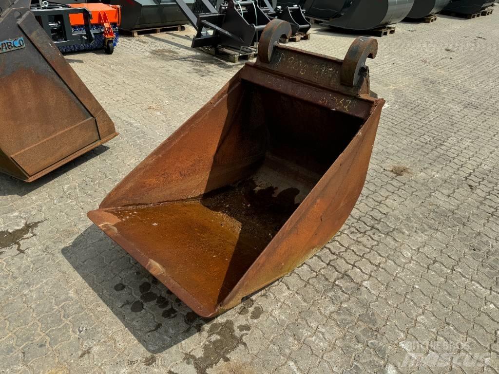  used Bucket Kaušai