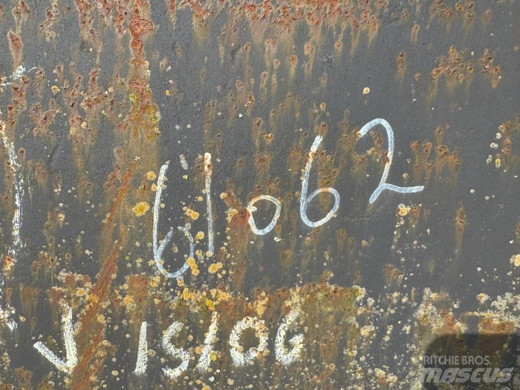  used Bucket Kaušai