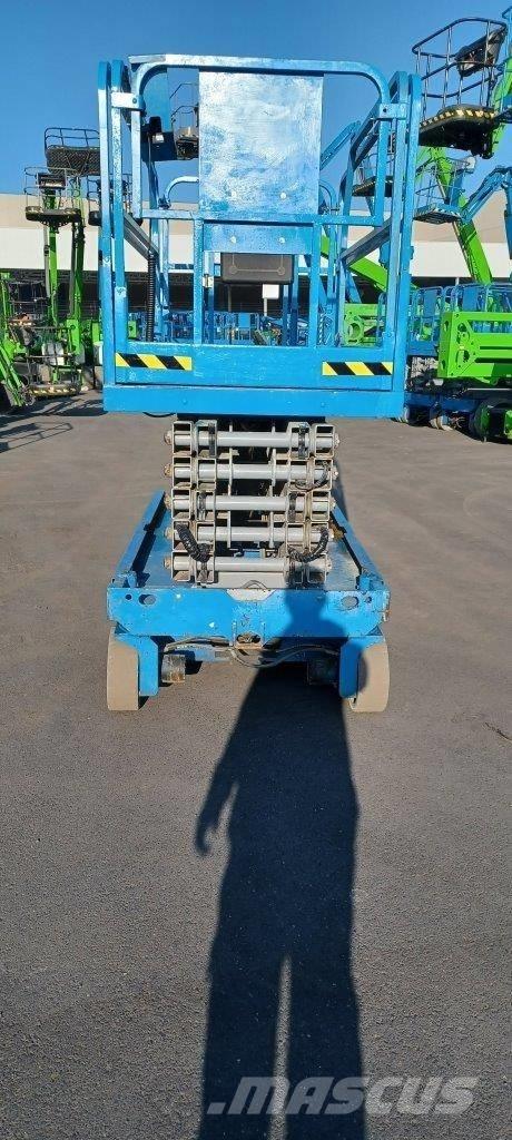 GENIE GS4047 Žirkliniai keltuvai