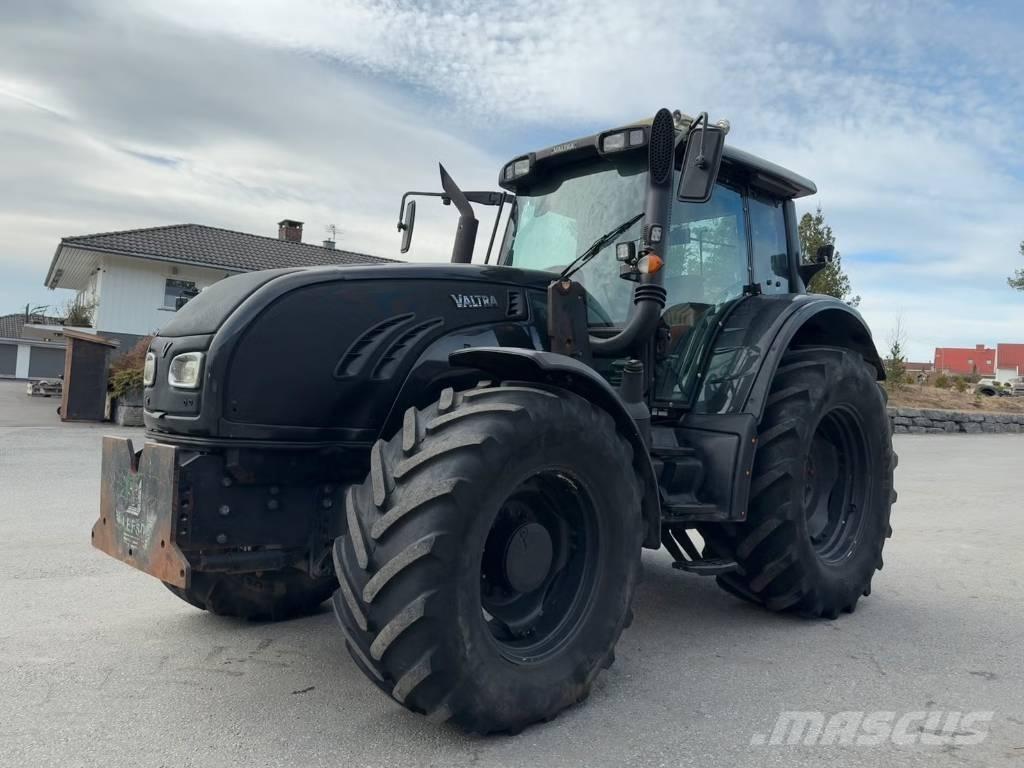 Valtra T 162 Traktoriai