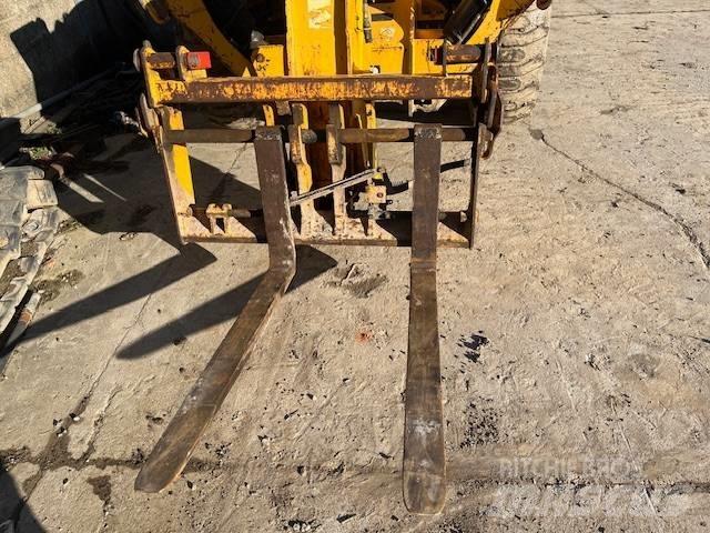 JCB 535-140 Teleskopiniai krautuvai