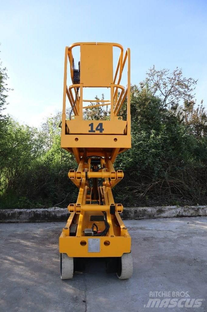 Haulotte Compact 8 Žirkliniai keltuvai