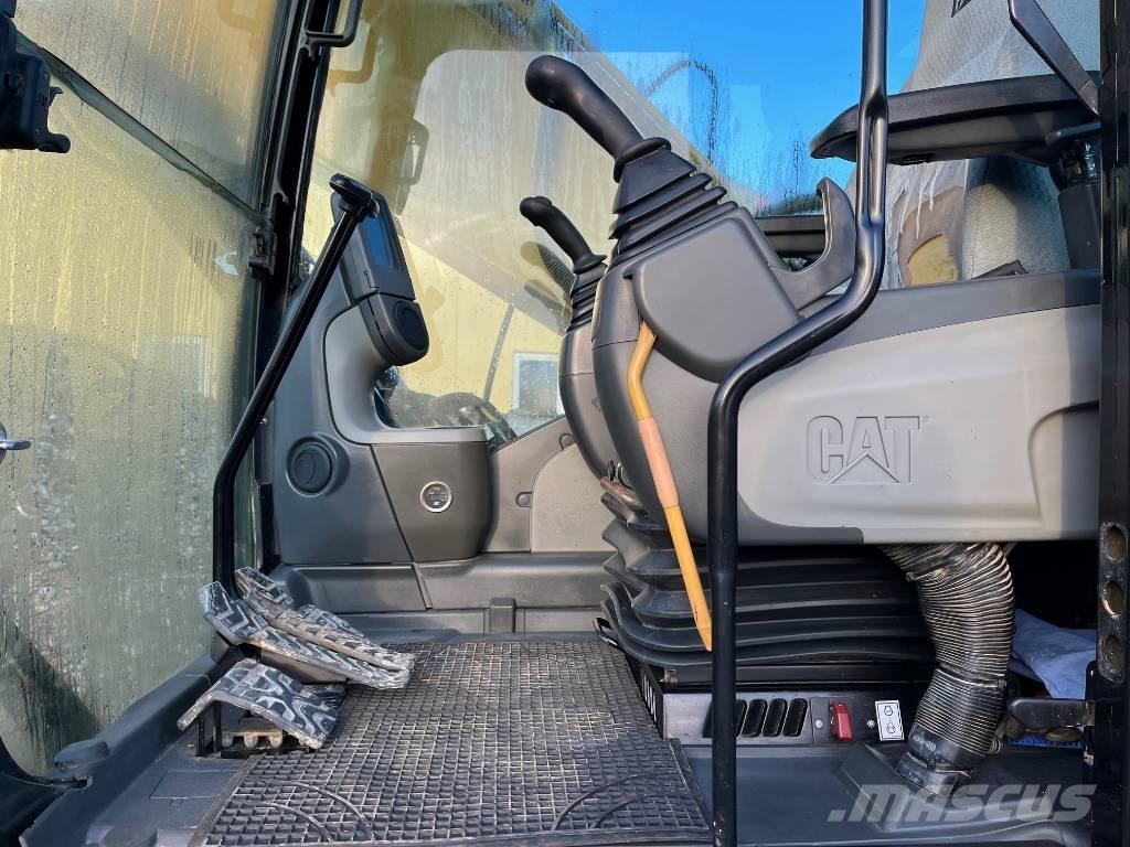 CAT 323 D L Vikšriniai ekskavatoriai