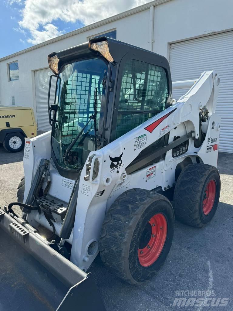 Bobcat S 770 Krautuvai su šoniniu pasukimu