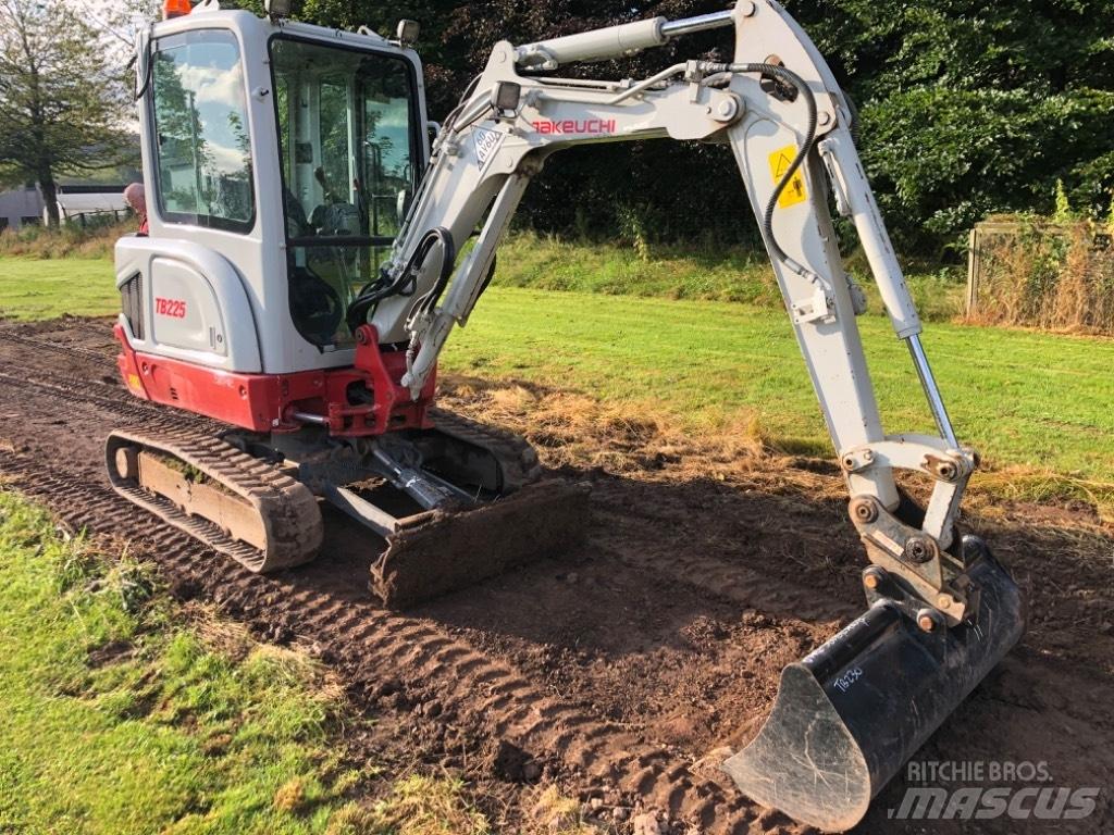 Takeuchi TB 225 Mini ekskavatoriai < 7 t