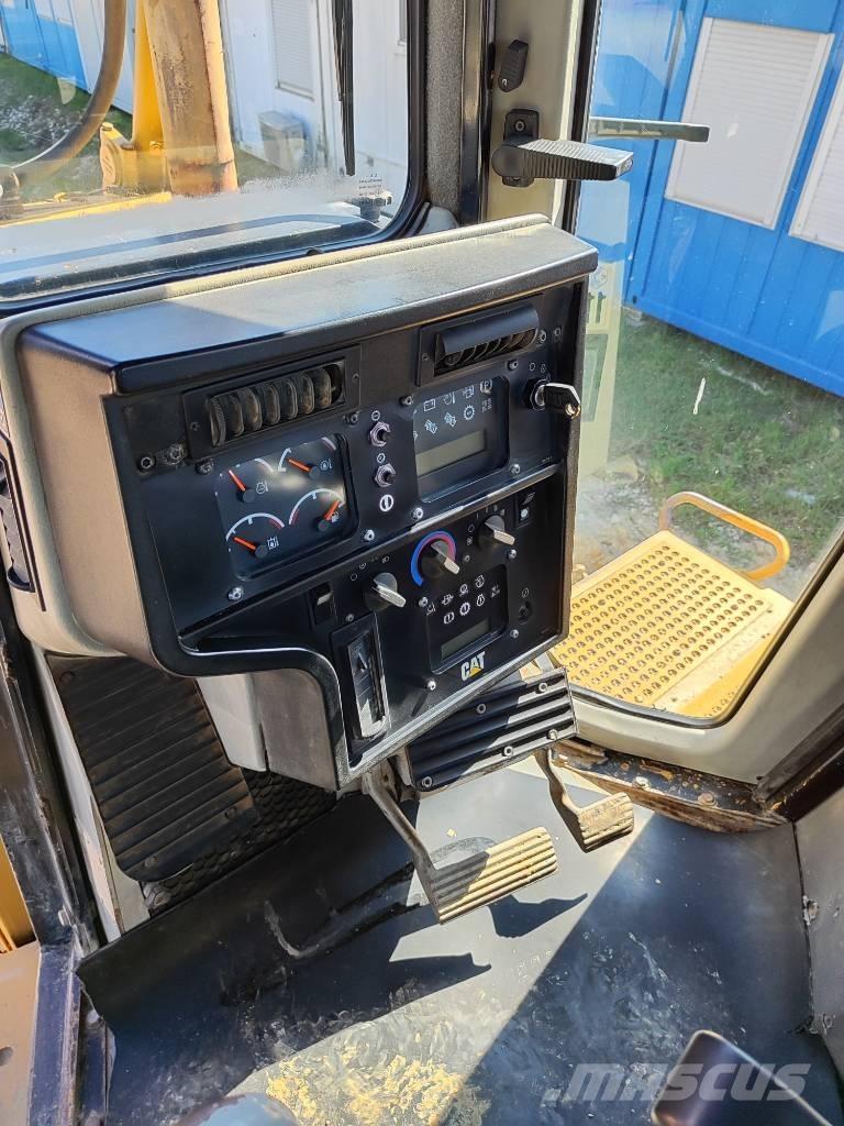 CAT D 6 R XL Vikšriniai buldozeriai
