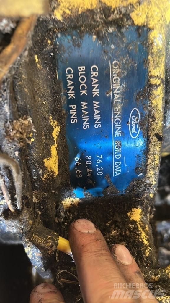 New Holland 8060 Derliaus nuėmimo kombainai