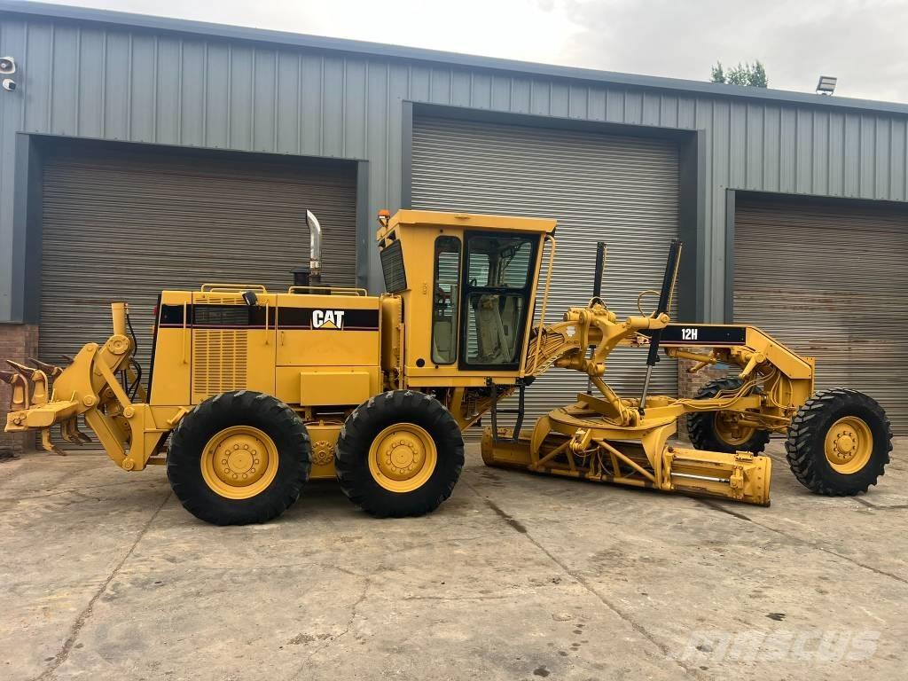 CAT 12 H Greideriai