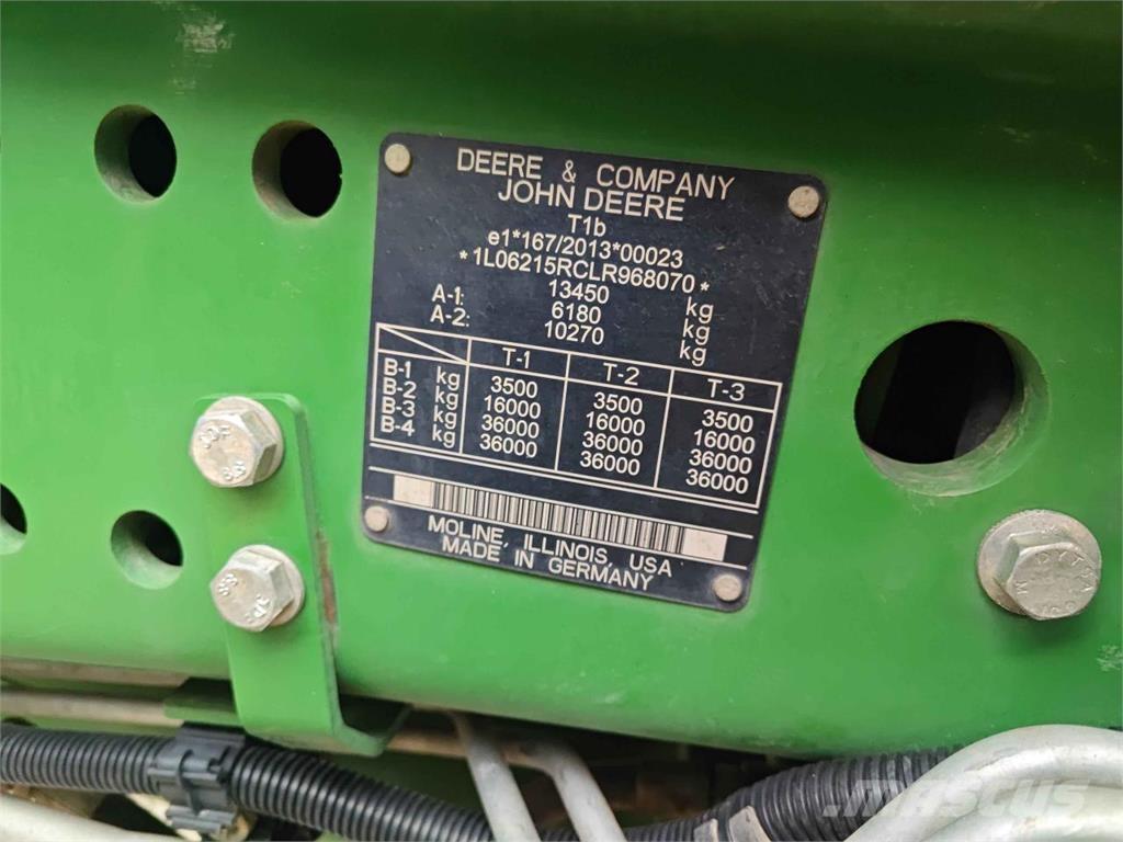 John Deere 6215R Traktoriai