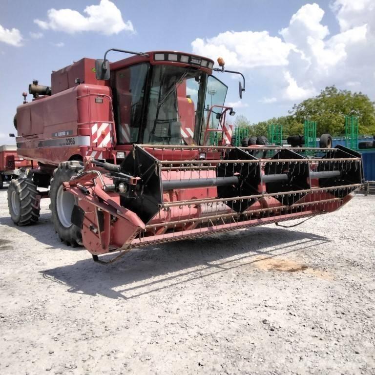 Case IH 2366E Derliaus nuėmimo kombainai