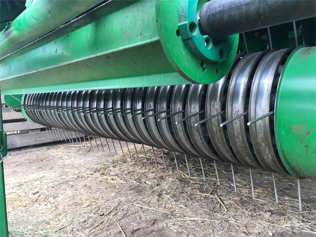 John Deere 990 Ritinių presai