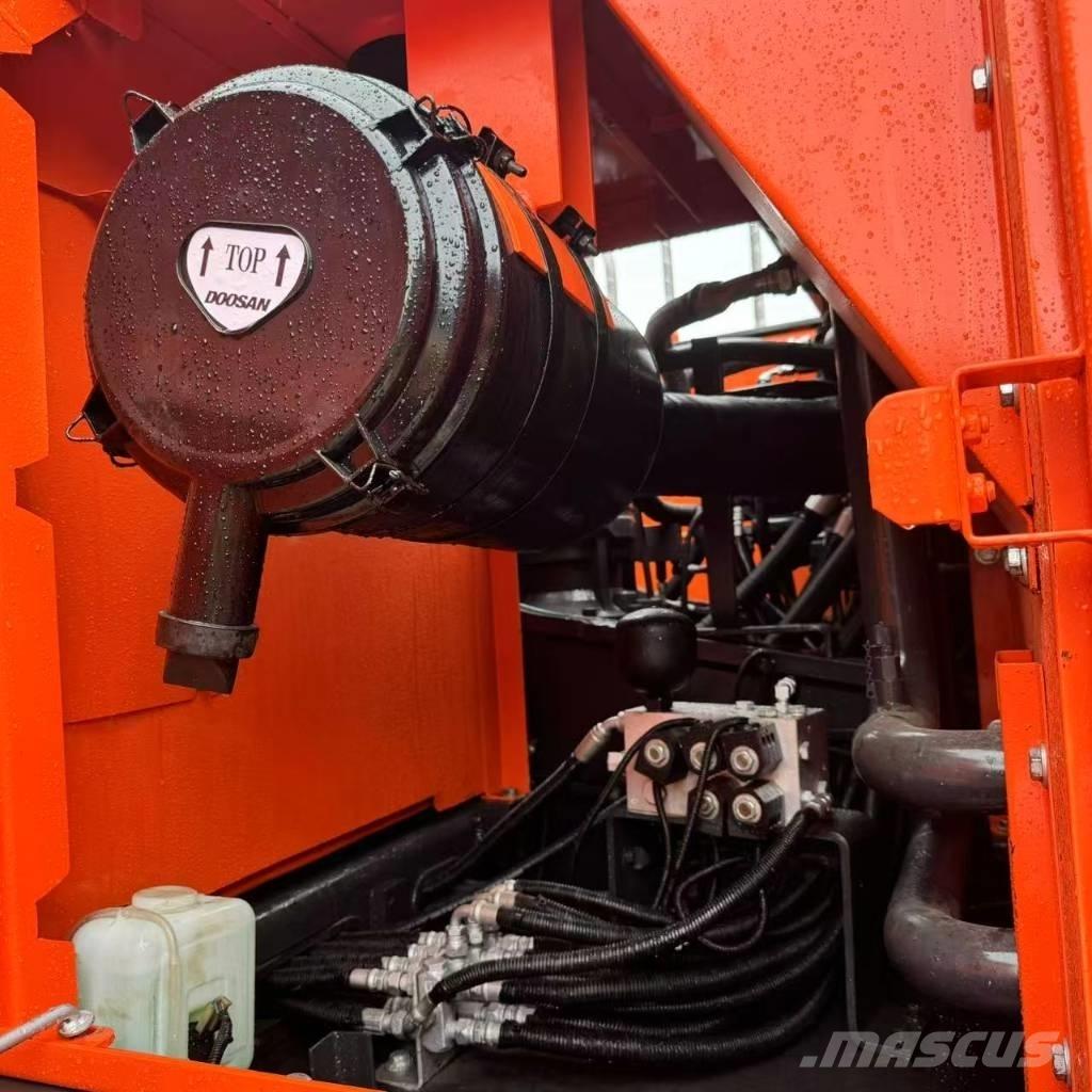 Doosan DX 225 LC Vikšriniai ekskavatoriai