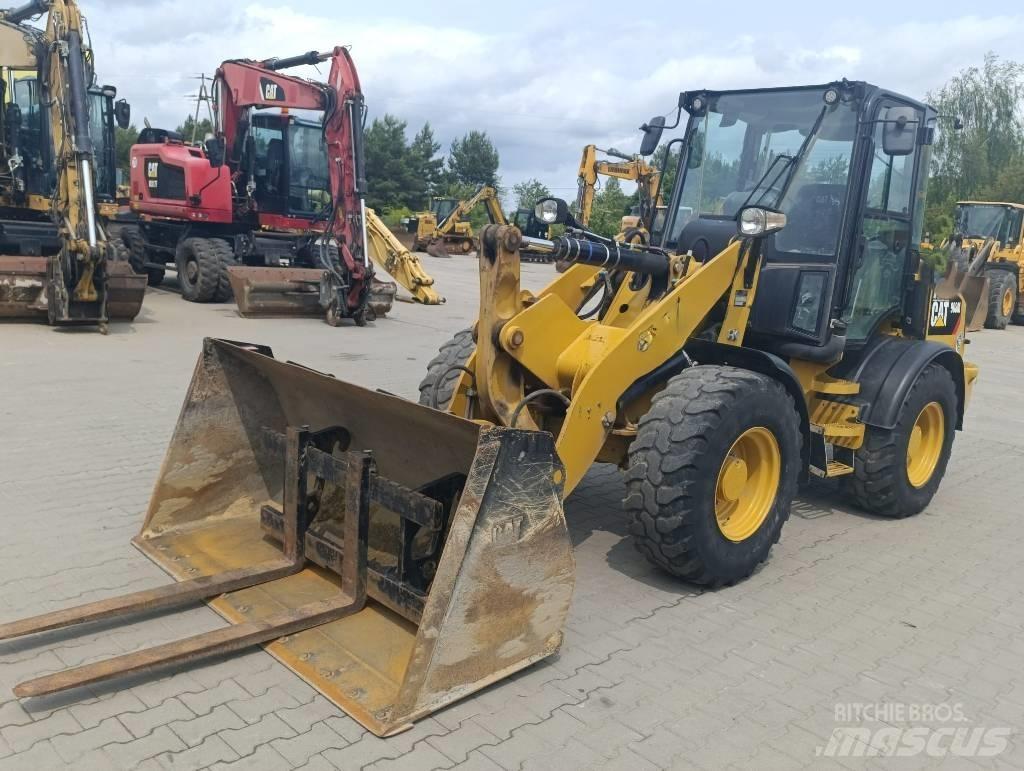 CAT 908M Naudoti ratiniai krautuvai