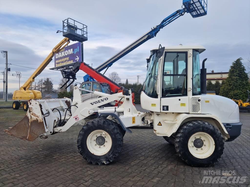 Volvo L 30 B Naudoti ratiniai krautuvai