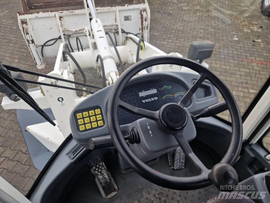 Volvo L 30 B Naudoti ratiniai krautuvai