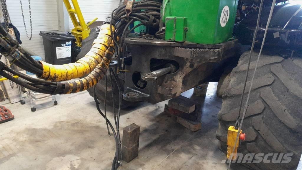 John Deere 1110 D Naudoti miškovežiai (Forvarderiai)