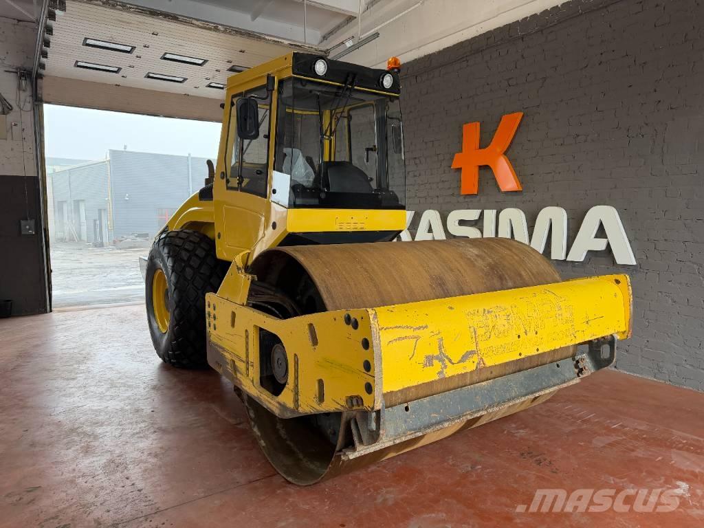 Bomag BW 211 D-4 Vieno būgno volai