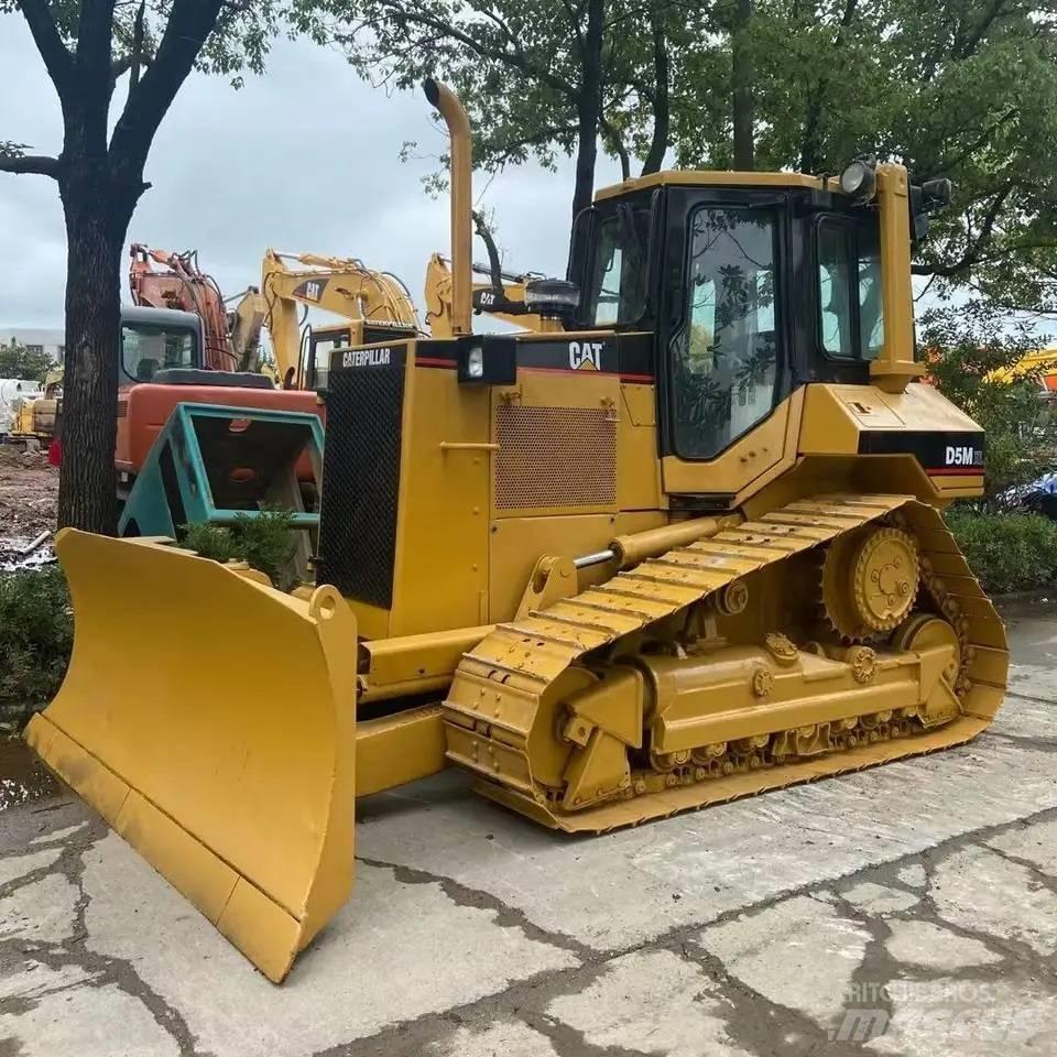 CAT D5M Vikšriniai buldozeriai