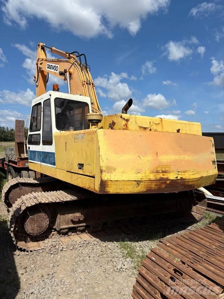 Daewoo DH 220LC Vikšriniai ekskavatoriai