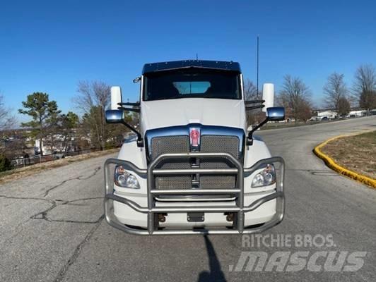 Kenworth T 680 Naudoti vilkikai