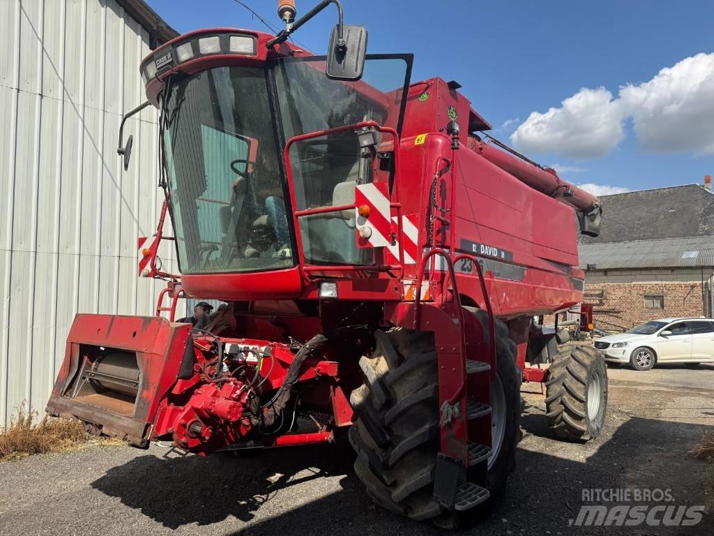 Case IH 2366E Derliaus nuėmimo kombainai