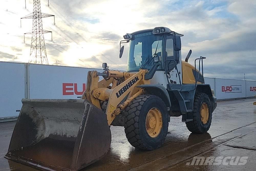 Liebherr L 528 Naudoti ratiniai krautuvai