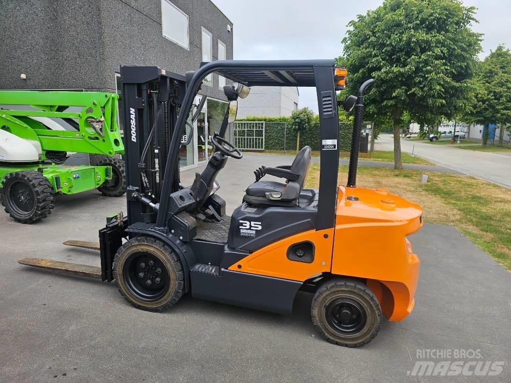 Doosan D 35 S-7 Dyzeliniai krautuvai