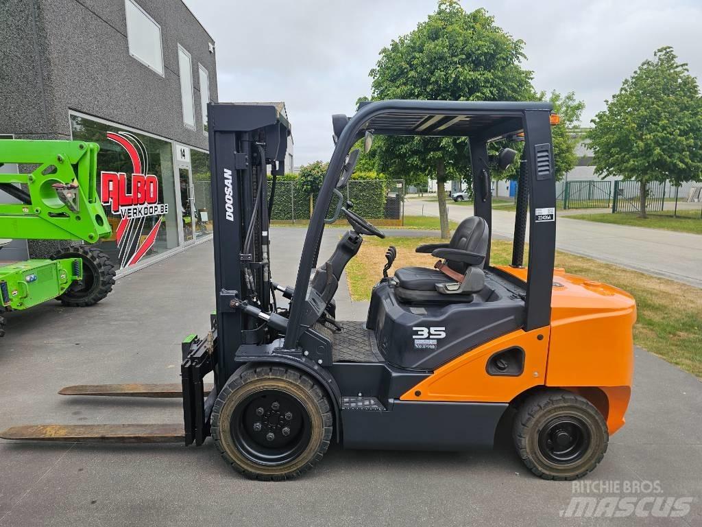 Doosan D 35 S-7 Dyzeliniai krautuvai