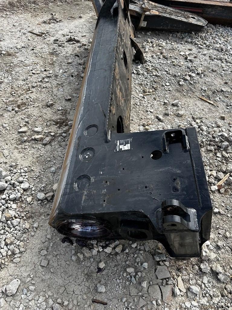 Komatsu 895 Važiuoklė ir suspensija