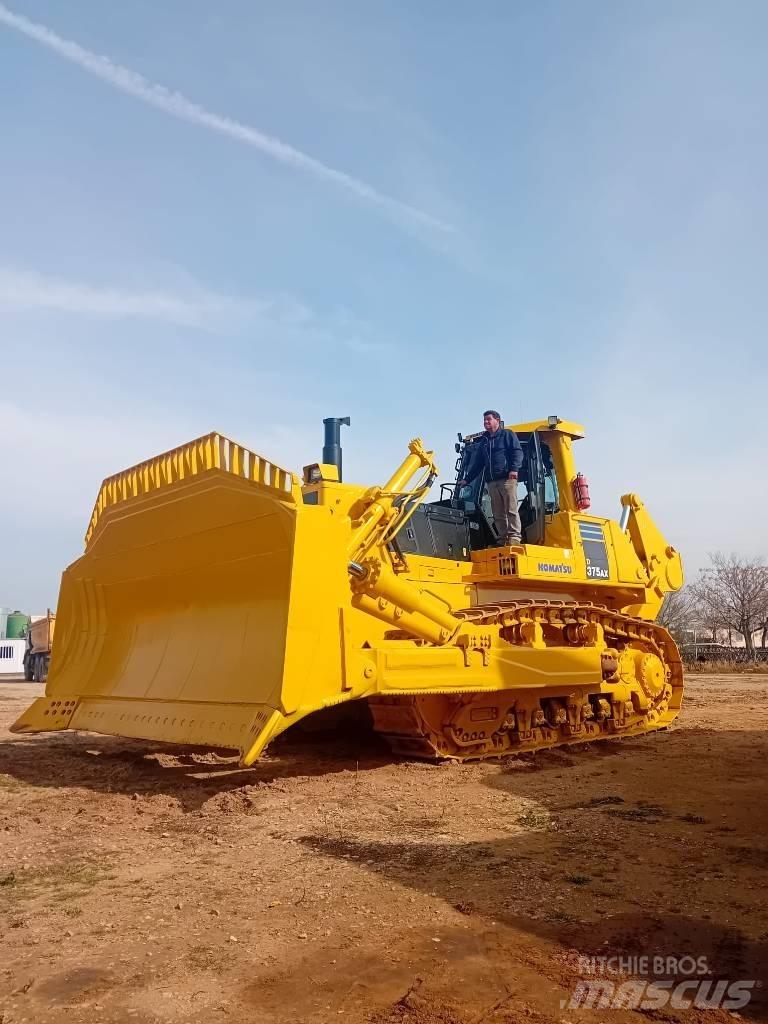 Komatsu D375AX Vikšriniai buldozeriai