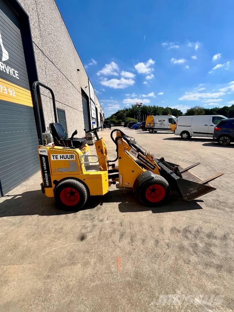 Knikmops KM 100 Naudoti ratiniai krautuvai