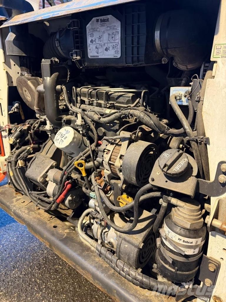 Bobcat T 590 Krautuvai su šoniniu pasukimu