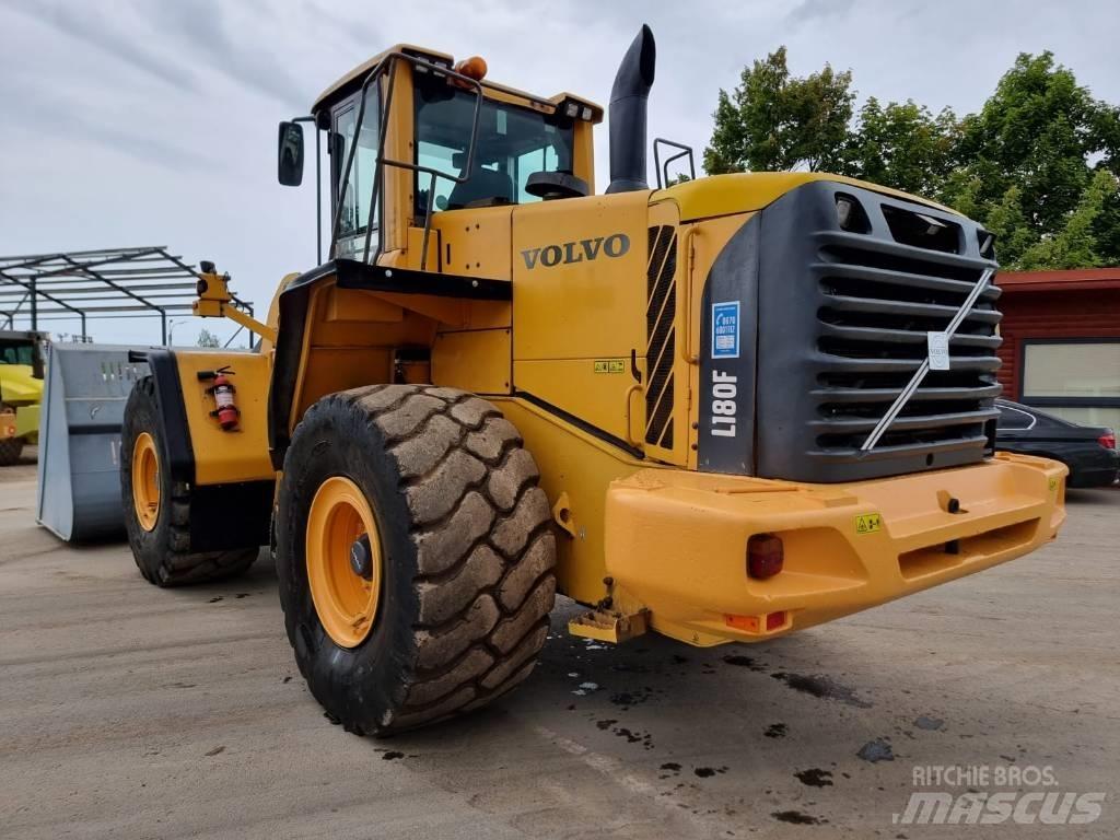 Volvo L 180 F Naudoti ratiniai krautuvai