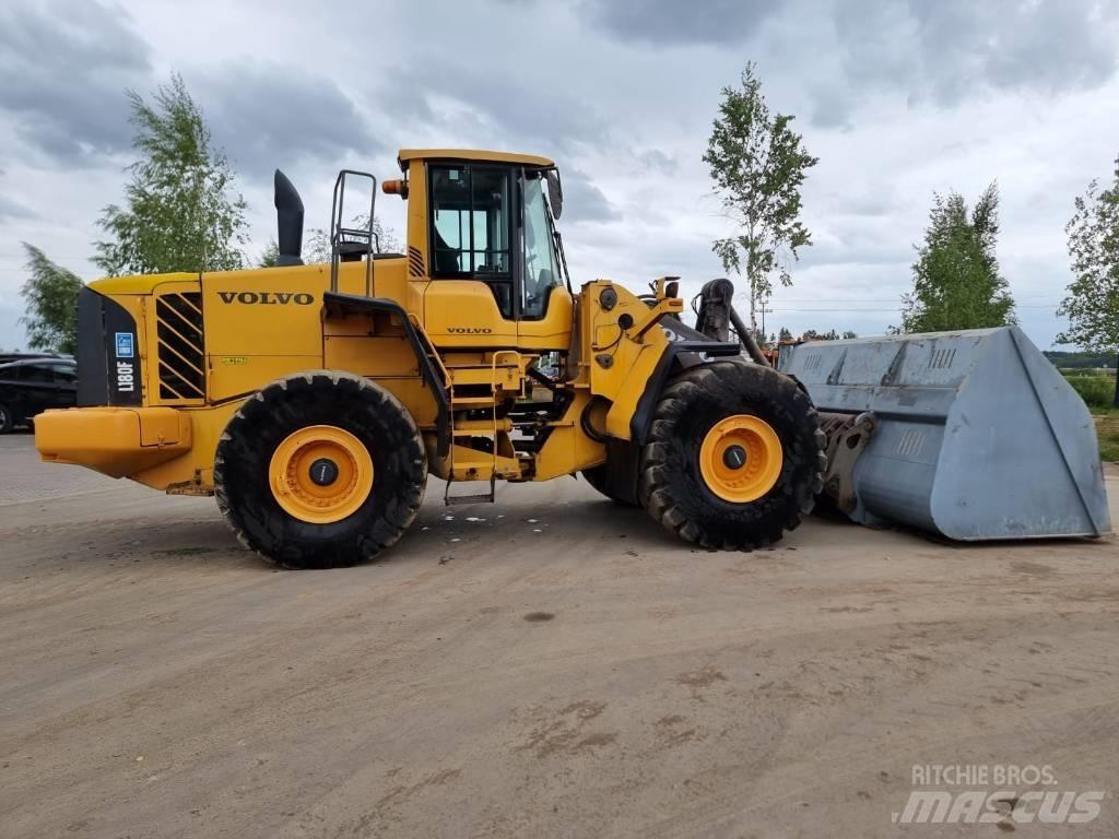 Volvo L 180 F Naudoti ratiniai krautuvai
