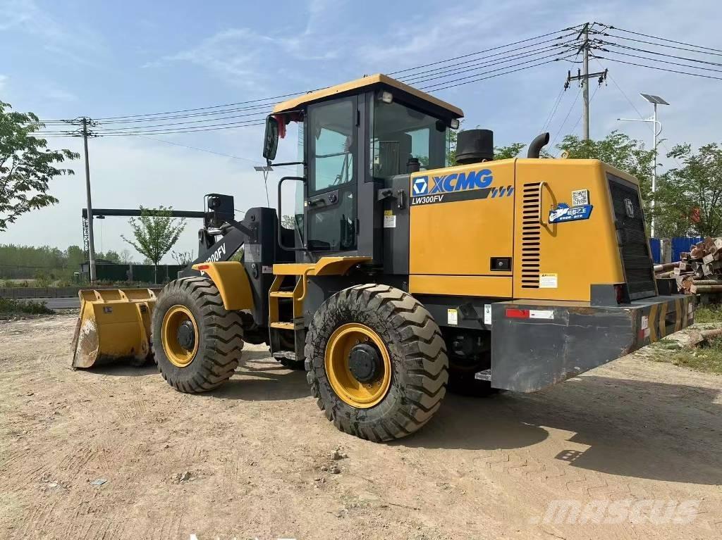 XCMG LW 300 F Naudoti ratiniai krautuvai