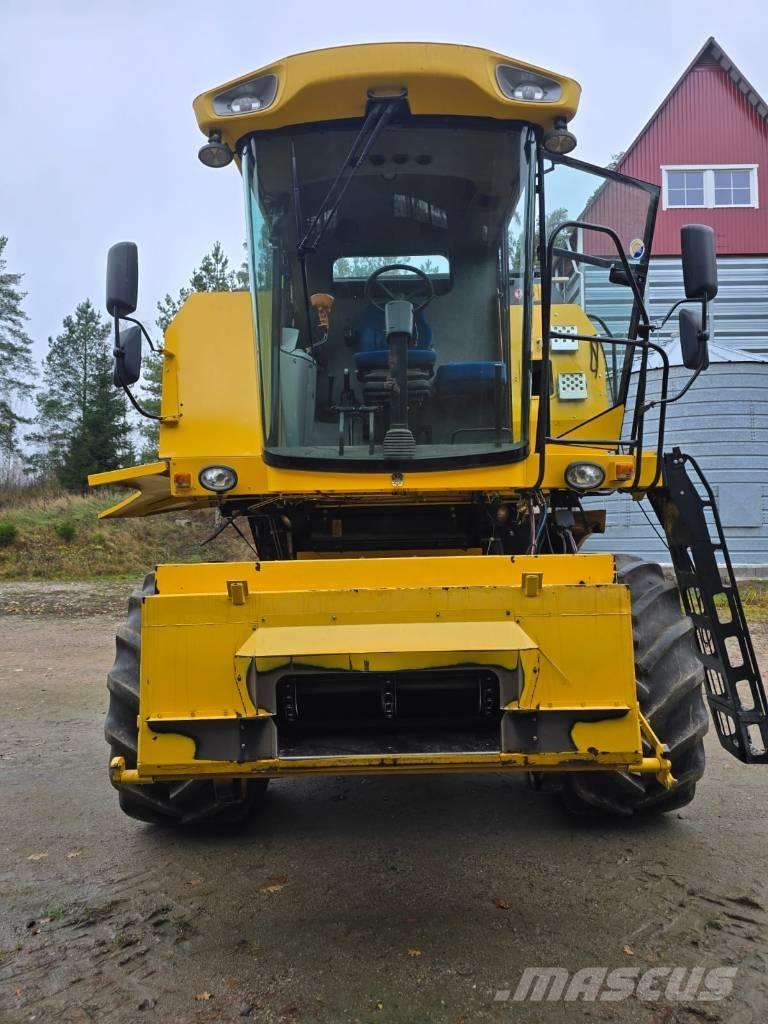 New Holland TC 5050 Derliaus nuėmimo kombainai