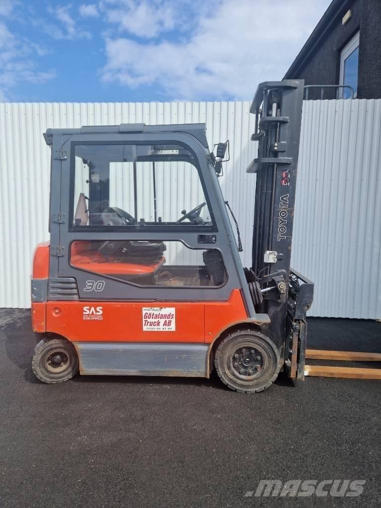 Toyota 7 FBMF 30 Elektriniai šakiniai krautuvai