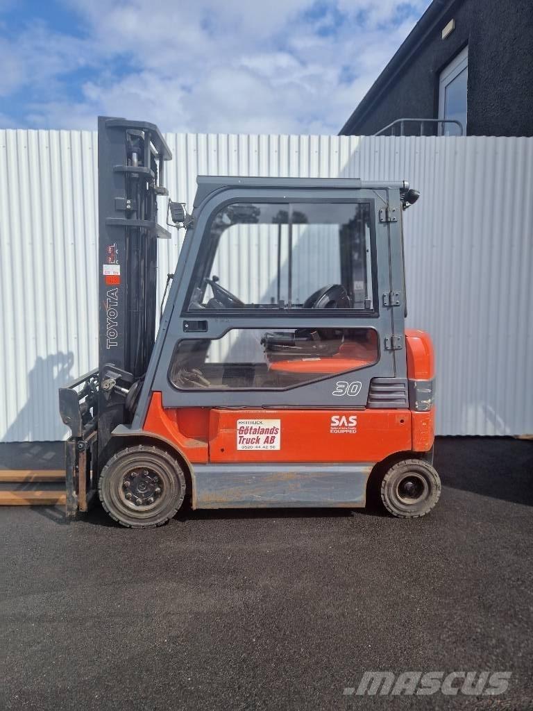 Toyota 7 FBMF 30 Elektriniai šakiniai krautuvai